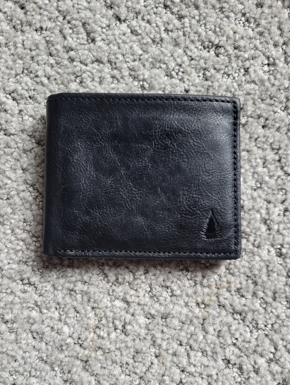 Lake & Trail Black Leather Bi-Fold Wallet